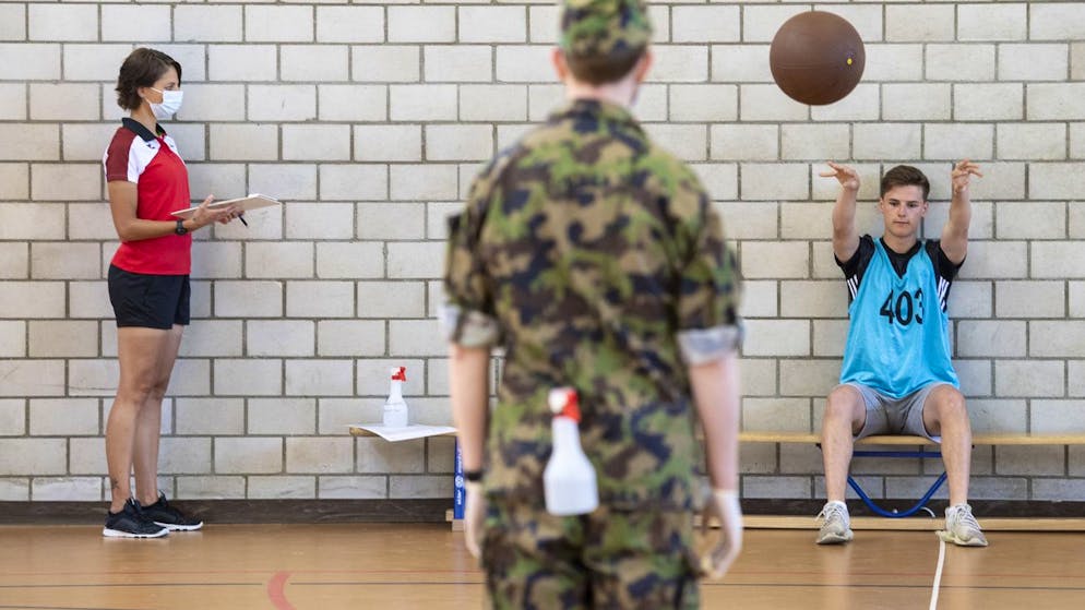 Experte vermutet Corona als Ursache. Schweizer Rekruten sind deutlich weniger fit