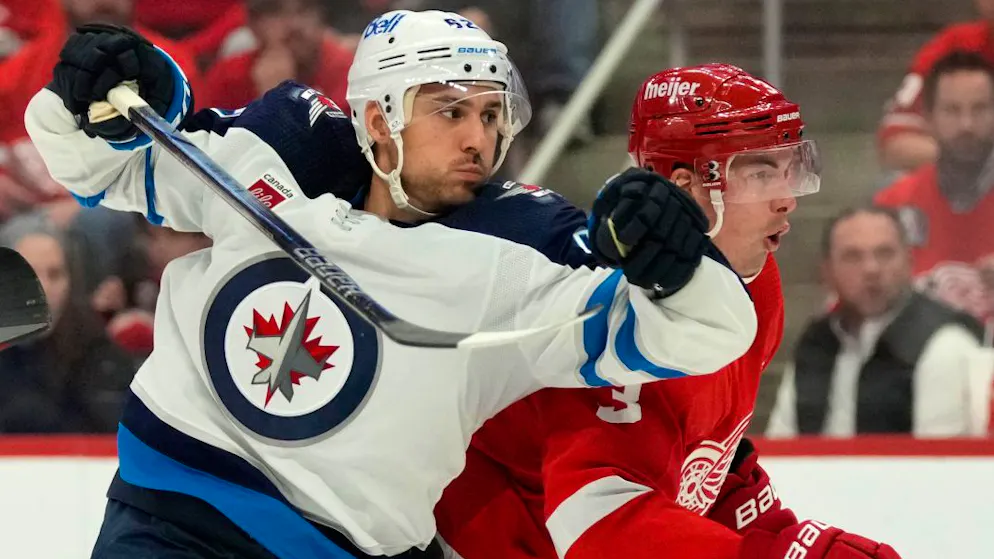 Nino Niederreiter bleibt über die Saison hinaus bei den Winnipeg Jets.