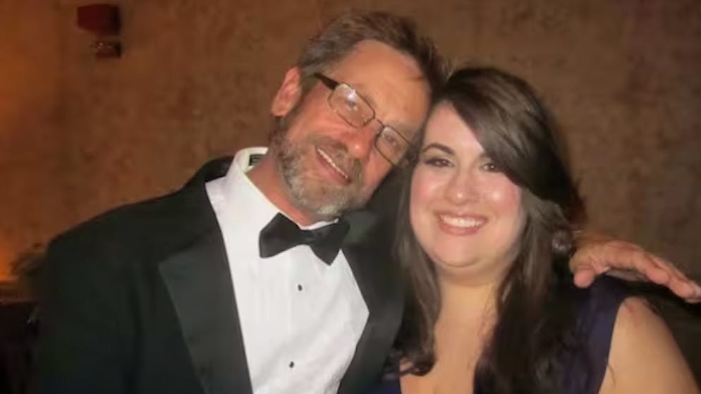 Passato segreto. USA, prima di morire rivela alla figlia d'essere ricercato da 50 anni per un grave crimine