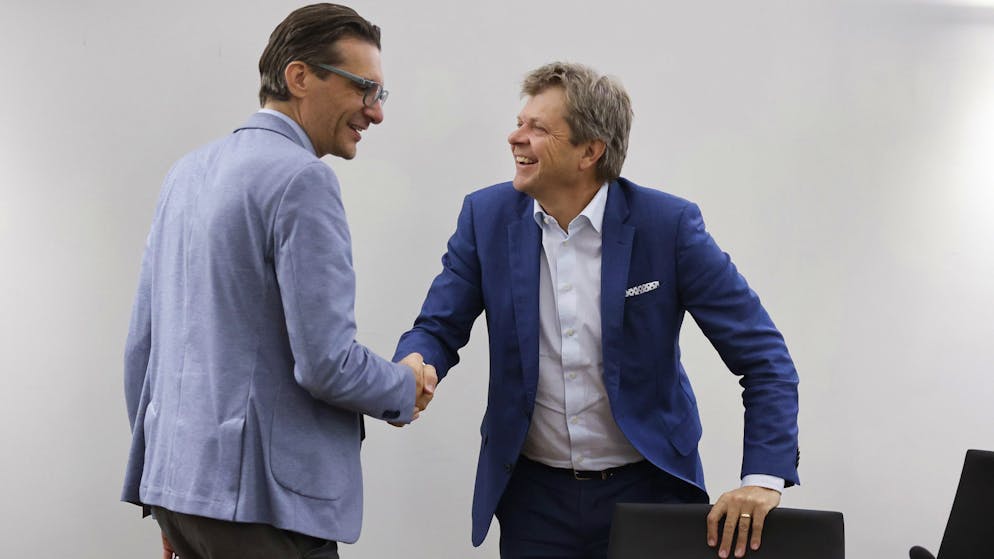 Showdown im Bundesratsrennen. Der Bundesratskandidat der Grünen, Gerhard Andrey (l.), will Geschichte schreiben und seiner Partei den Weg in den Bundesrat ebnen. Hier trifft sich der Freiburger Nationalrat mit GLP-Parteichef Jürg Grossen. 