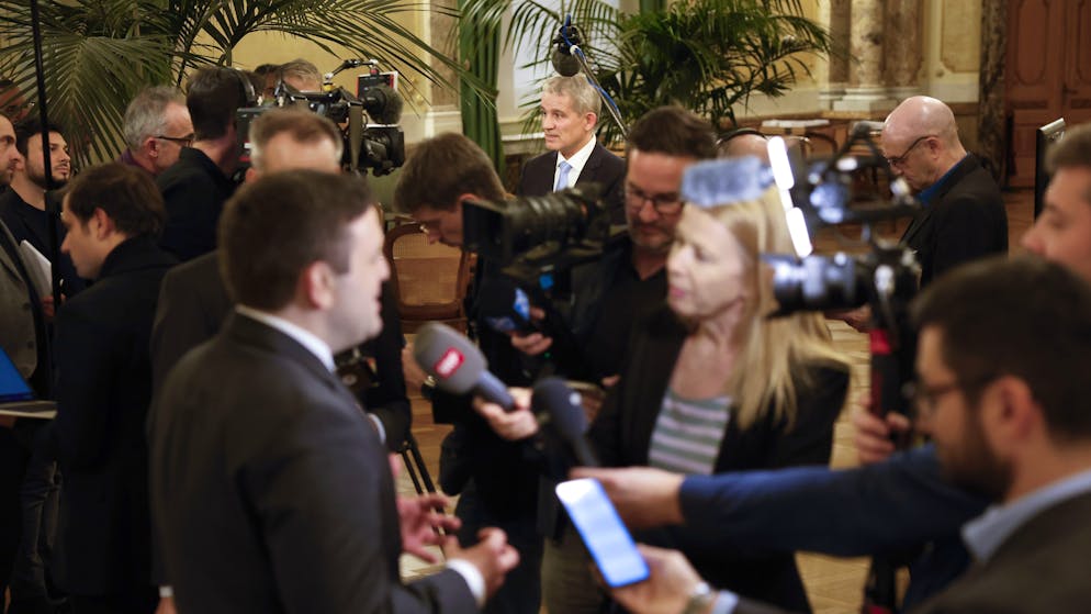 Heisse Phase der Bundesratswahlen. «Wenn Christoph Blocher das sagt, vibrieren die Wände»
