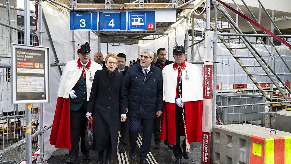 I due neoeletti presidenti del Consiglio degli Stati Eva Herzog, e del Nazionale Eric Nussbaumer stamattina alla stazione di Liestal