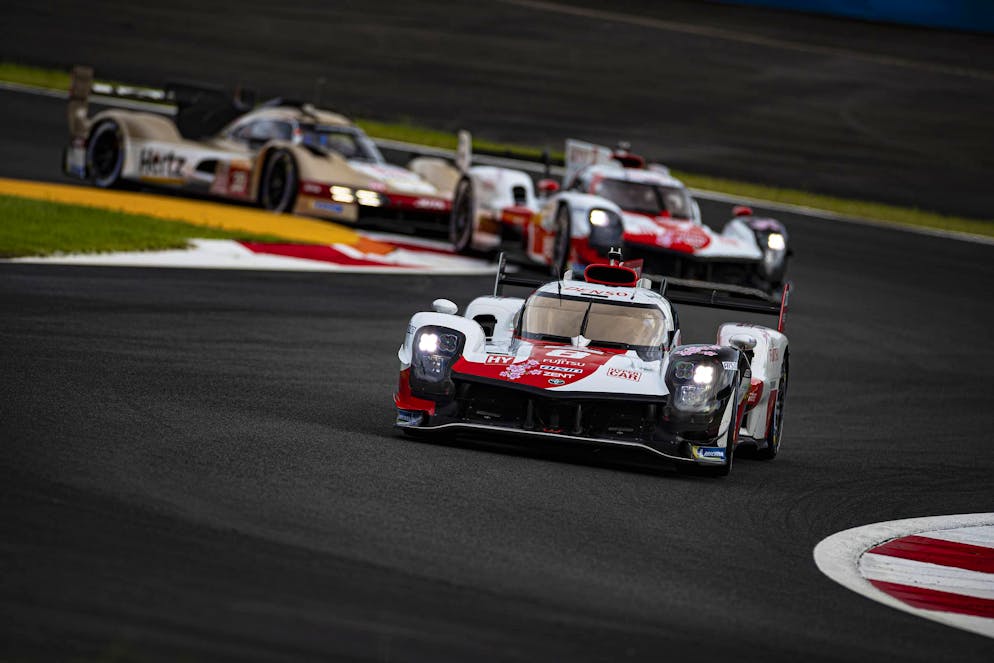 Istantanea a Fuji: Toyota Gazoo Racing davanti a Toyota Gazoo Racing