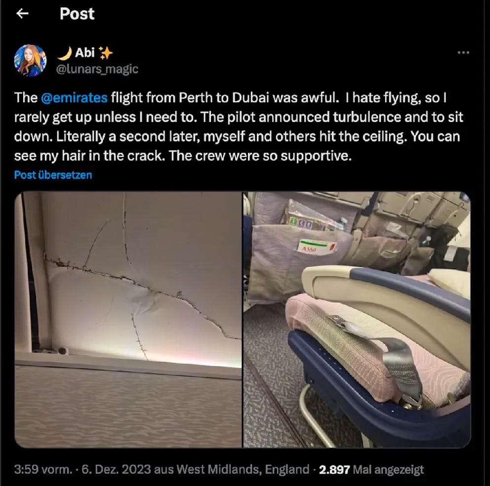 Conseguenze della turbolenza: i capelli della passeggera Abi sul soffitto della cabina (foto a sinistra).