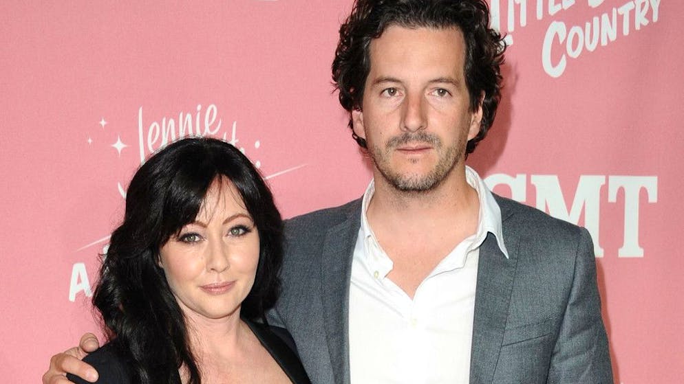 Per rimuovere le metastasi. Shannen Doherty: «Mio marito mi tradiva, l’ho scoperto prima dell’intervento al cervello»