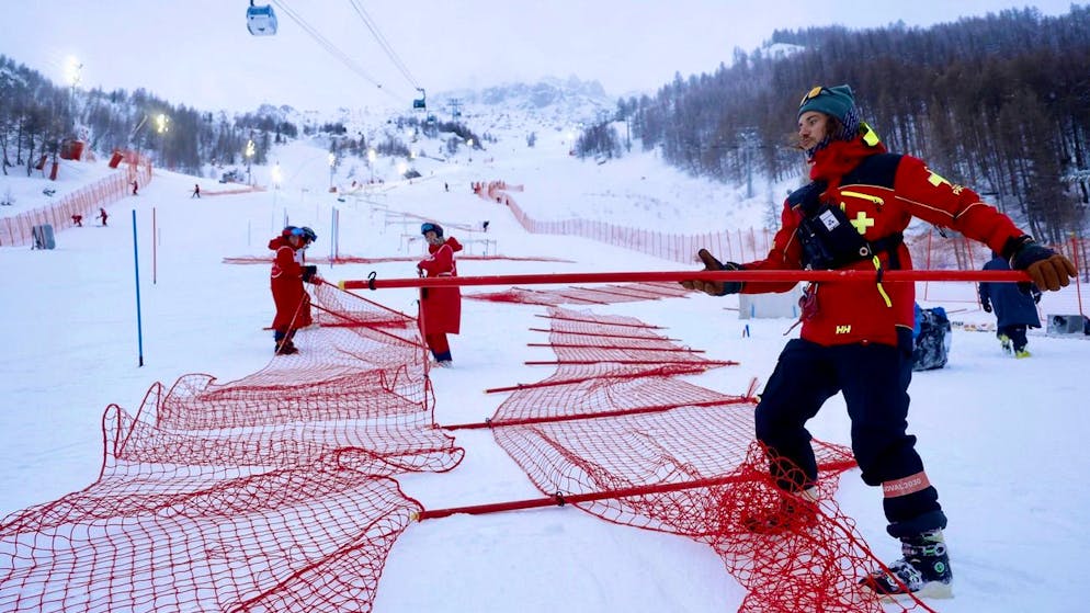 Les mauvaises conditions météo de la nuit ont privé les slalomeurs de course à Val d’Isère.