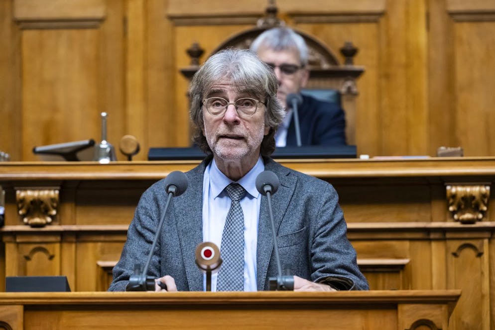 Il socialista ticinese Bruno Storni, si rivolge alla Camera bassa per sostenere il versamento di 1,15 miliardi alle FFS, osteggiato siolo dall'UDC.