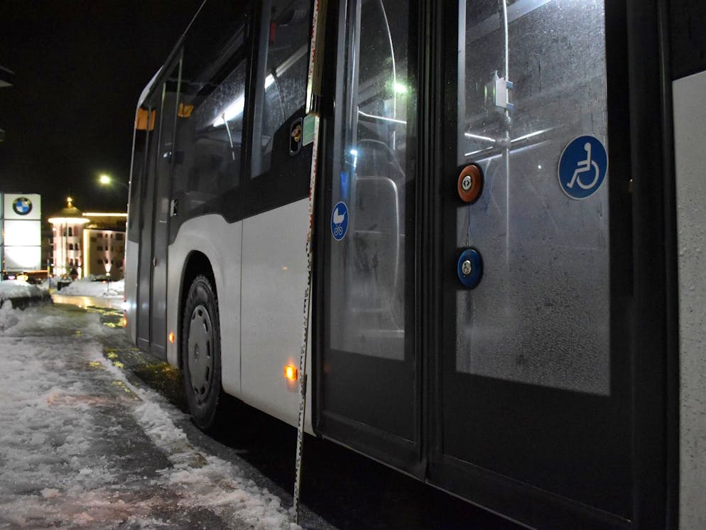 Il bus coinvolto nell'incidente.