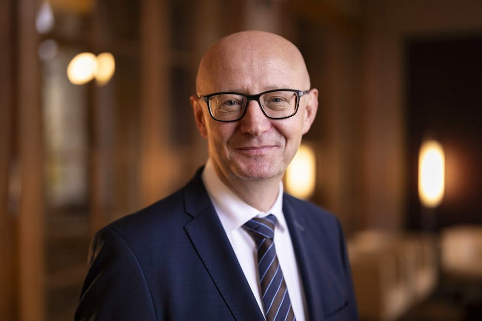 L'elezione del Consiglio federale del 13 dicembre 2023. Il Vicecancelliere della Confederazione Viktor Rossi è stato eletto a Cancelliere con 135 voti. Sostituisce Walter Thurnherr (Centro) che non ha sollecitato un nuovo mandato. 