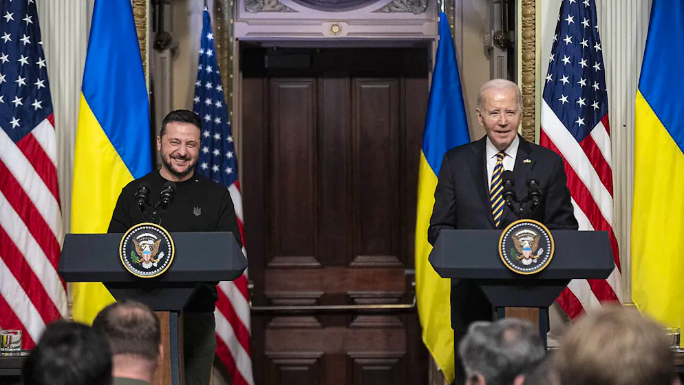 Biden ha annunciato ieri di aver firmato un nuovo pacchetto di aiuti da 200 milioni di dollari e ha promesso che gli Stati Uniti non abbandoneranno Kiev, come spera Putin.