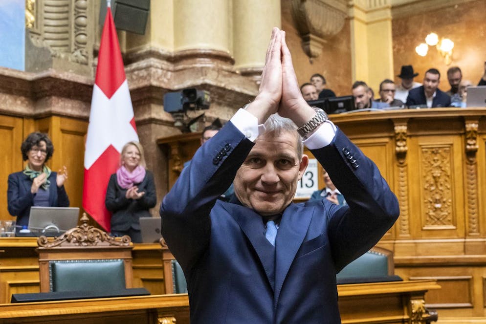 L'elezione del Consiglio federale del 13 dicembre 2023. Un emozionato Beat Jans, neo consigliere federale. È stato eletto al terzo turno con 134 voti. Al secondo posto è arrivato Daniel Jositsch, candidato che non era sul ticket PS, con 68 preferenze. Delusione per l'altro candidato ufficiale socialista Jon Pult, che tra il secondo e il terzo turno ha perso ben 11 voti, passando da 54 a 43 voti.