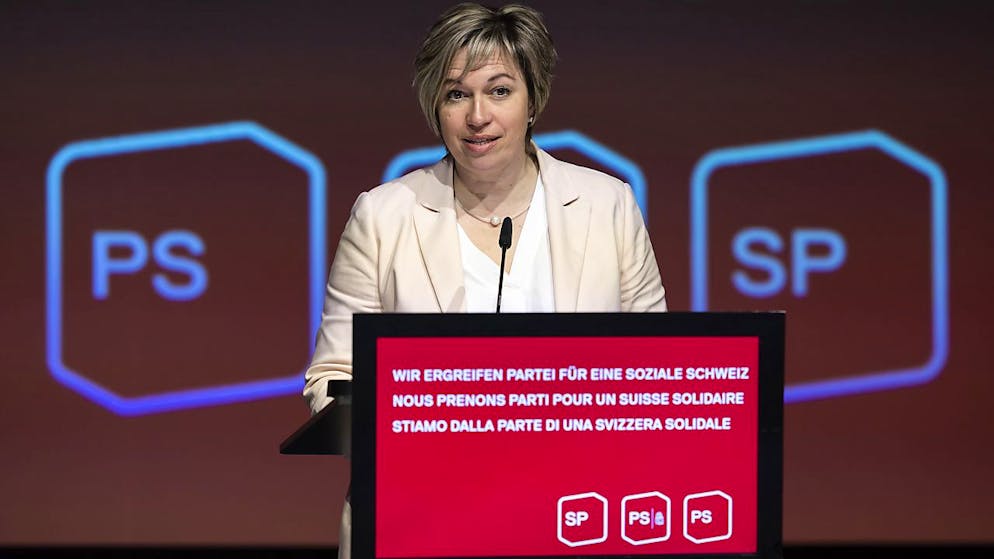 La consigliera nazionale friburghese Valérie Piller-Carrard, vicepresidente del PS svizzero, si è detta dispiaciuta del «brutto gioco» della destra. Ha criticato un atto di «sfida» e una «totale mancanza di rispetto» per i candidati presentati dal partito. 