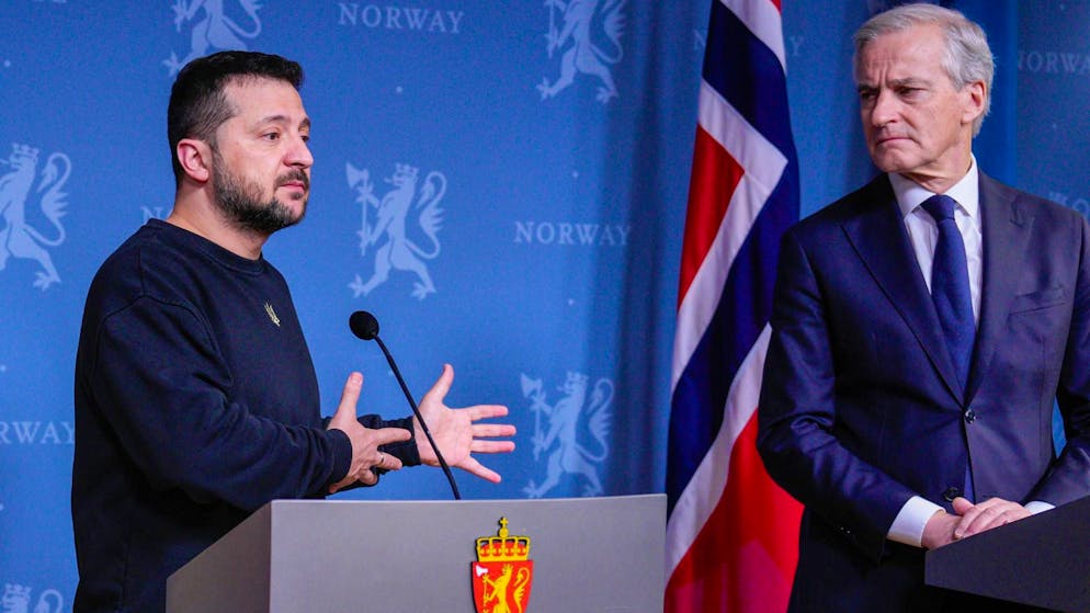 Wolodymyr Selenskyj (links) und Norwegens Premier Jonas Gahr Støre bei der heutigen Pressekonferenz in Oslo.