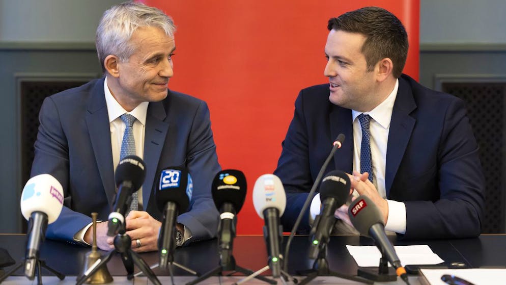Bei der Wahl um die Berset-Nachfolge gibt es nur zwei offizielle Kandidaten, beide von der SP: Regierungsrat Beat Jans (l.) und Nationalrat Jon Pult. (Archivbild)