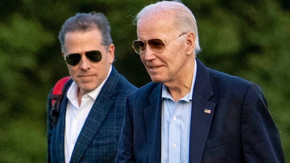 Hunter Biden (a sinistra) e il padre Joe sono stati presi di mira dai repubblicani.