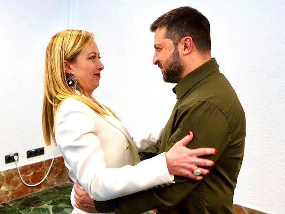 Der ukrainische Präsident Wolodymyr Selenskyj drängt vor dem EU-Gipfel bei Italiens Regierungschefin Giorgia Meloni auf den Beginn von Beitrittsverhandlungen – am Telefon. (Archivbild)