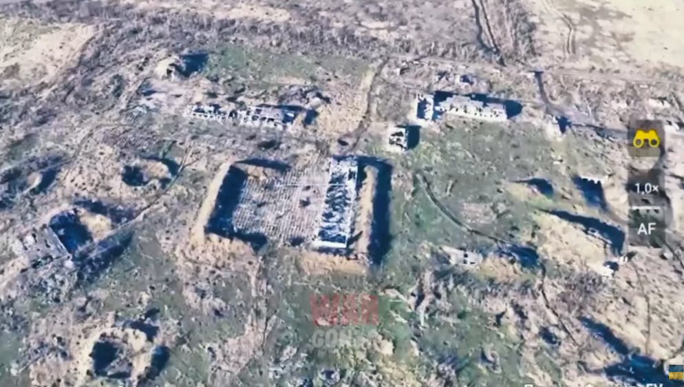 La dura battaglia di dicembre per Avdiivka azione per azione. I resti ben fortificati della base non solo li respingono: un contrattacco ucraino su Spartak colpisce con successo i russi, che si sono riuniti lì per l'attacco più grande.