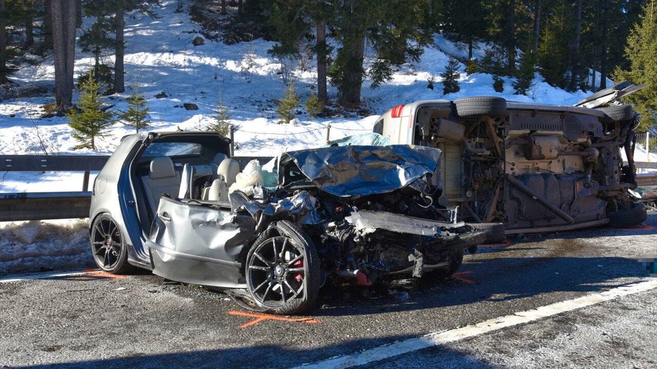 Ein Toter Und Zwei Schwerverletzte Bei Unfall Auf Der A13 | Blue News