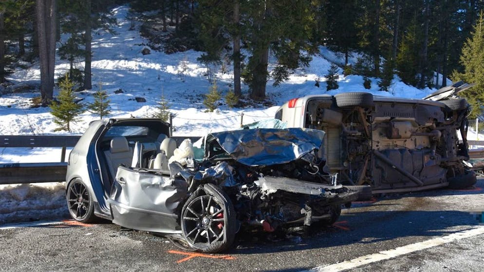 I due veicoli coinvolti nella tremenda collisione.