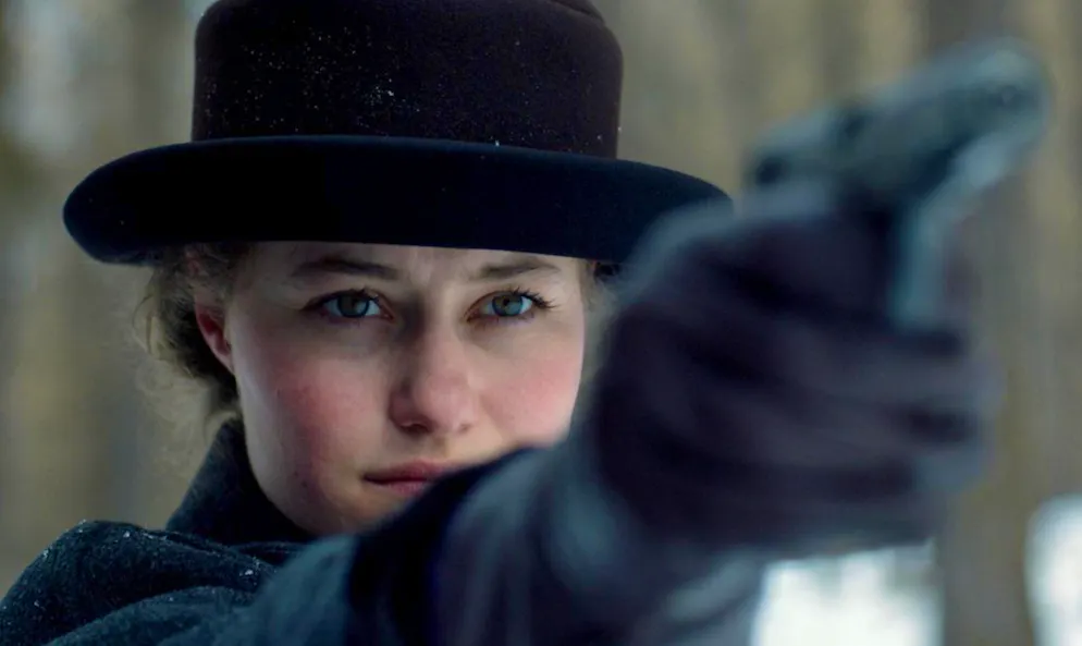 Diese Serie trifft ins Schwarze: Johanna Gabathuler (Dominique Devenport) in «Davos 1917».