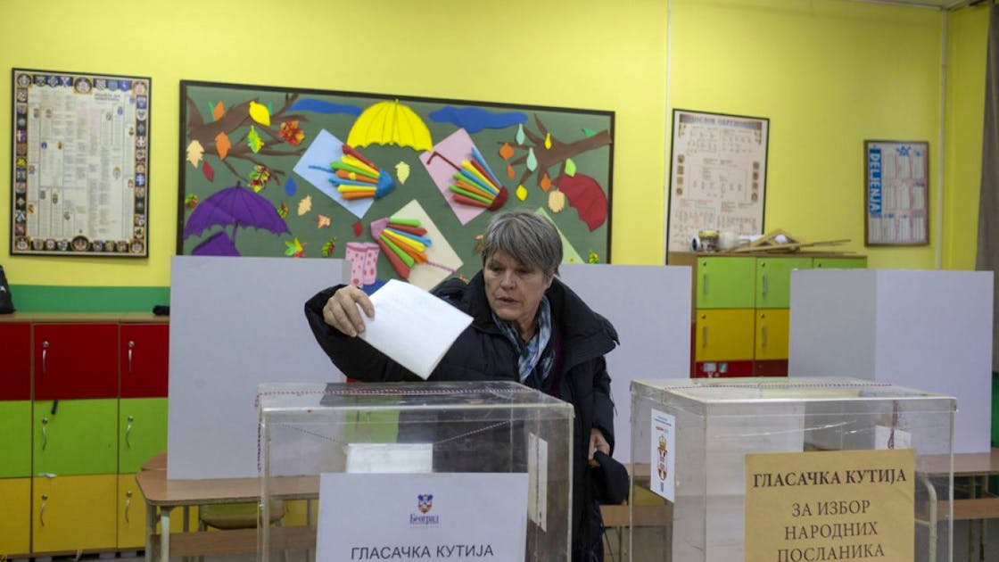 Votazioni In Serbia aperti i seggi per le elezioni parlamentari blue