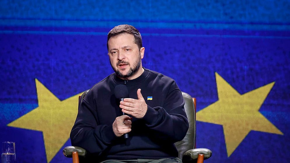 Il presidente ucraino Volodymyr Zelensky alla conferenza stampa di fine anno