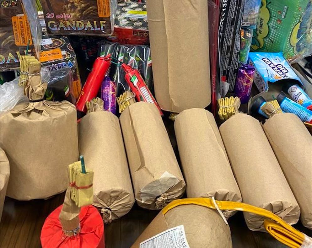 Confezionati illegalmente