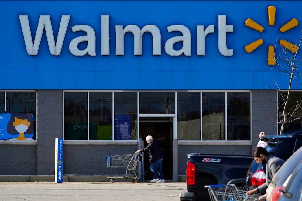 A causa delle perdite dovute alle casse automatiche, il colosso dello shopping Walmart ha realizzato meno profitti.