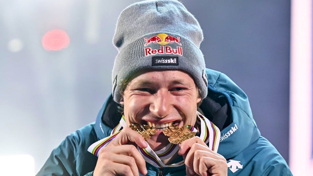 Marco Odermatt, doppiamente campione del mondo: oro in discesa e gigante per l'uomo di Buochs.