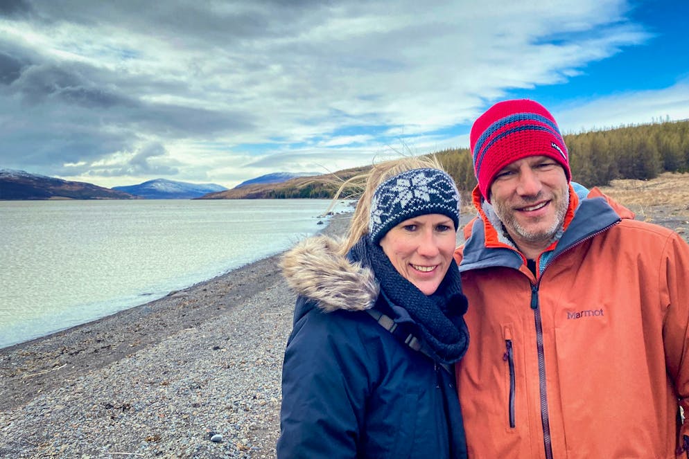 Auf und davon – Steff und Isabelle suchen in Island ihr Glück. Isabelle und Steff erzählen ihre Auswanderer-Geschichte im SRF-Kultformat «Auf und davon». Es ist inzwischen die 15. Staffel. 