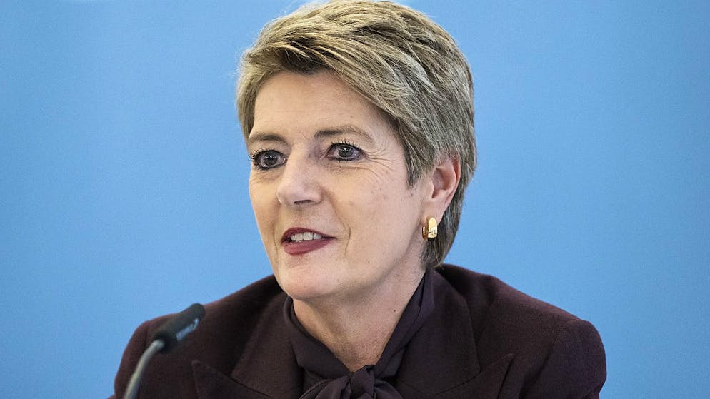 Ancora una decina di giorni fa, la ministra delle finanze, Karin Keller-Sutter, non sapeva ancora dire con sicurezza se la Svizzera avrebbe introdotto l'imposizione minima già a partire dal 2024.