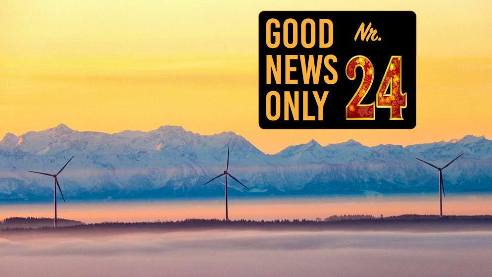 Noch nie war die Energiewende näher als heute: Föhnklare Sicht am vergangenen dritten Advent vom deutschen Uttenweiler auf Windräder und Alpen.