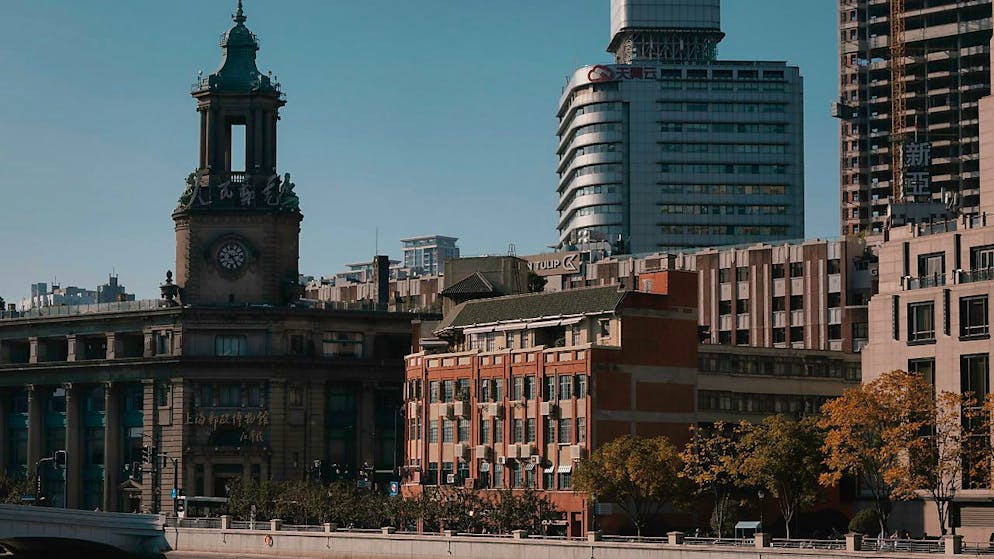 La Cina starebbe mettendo a tacere le voci critiche sull'economia, secondo la Cnn. Nell'immagine: uno scorcio di Shanghai.