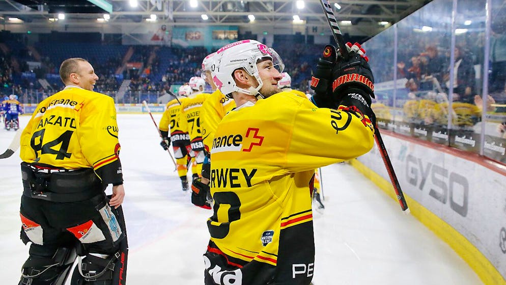 Ambri-Piotta nähert sich Spengler-Cup-Form an - Gallery. Tristan Scherwey bestritt in Kloten sein 800. NL-Spiel und zugleich das 800. für Bern. Scherwey erzielte in Kloten das 1:0 für den SCB.