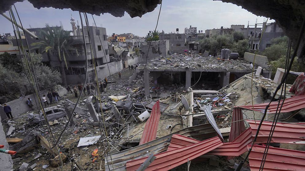 Medio Oriente. Il bilancio dei morti nel raid sul campo profughi Maghazi a Gaza è salito