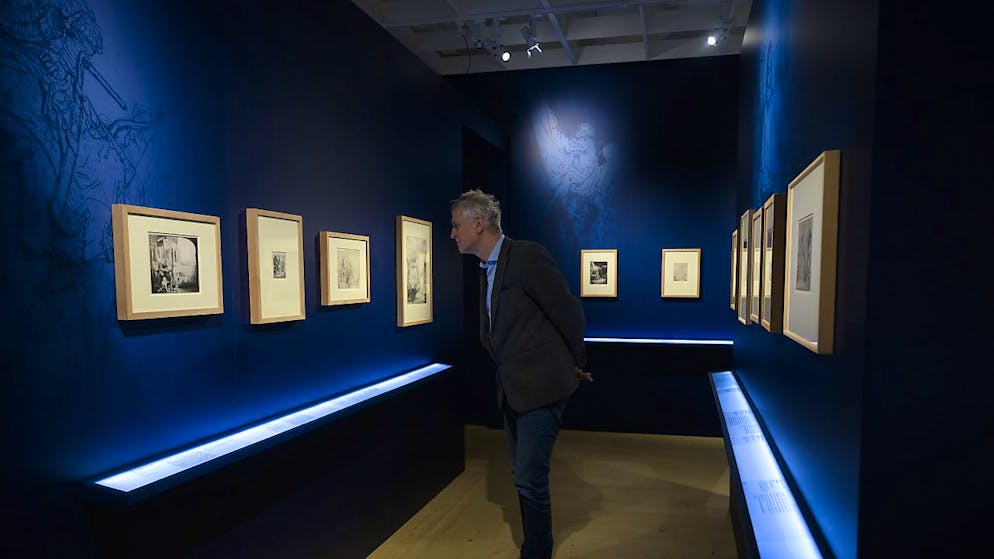 Gabriel de Montmollin, direttore del museo, nell'esposizione temporanea "Rembrandt et la Bible. Gravure divine" (Rembrandt e la Bibbia. Stampa divina" al Museo Internazionale della Riforma (MIR) di Ginevra.