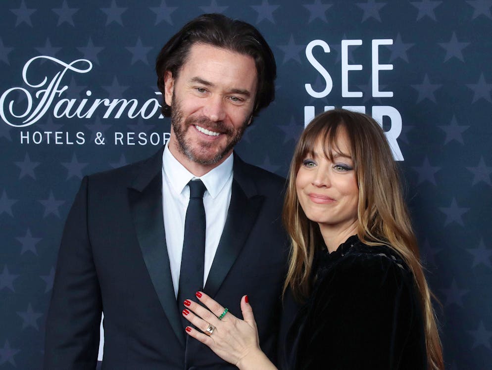 Ecco le star che sono diventate genitori nel 2023. La figlia dell'attrice Kaley Cuoco e Tom Pelphrey è nata il 30 marzo 2023.