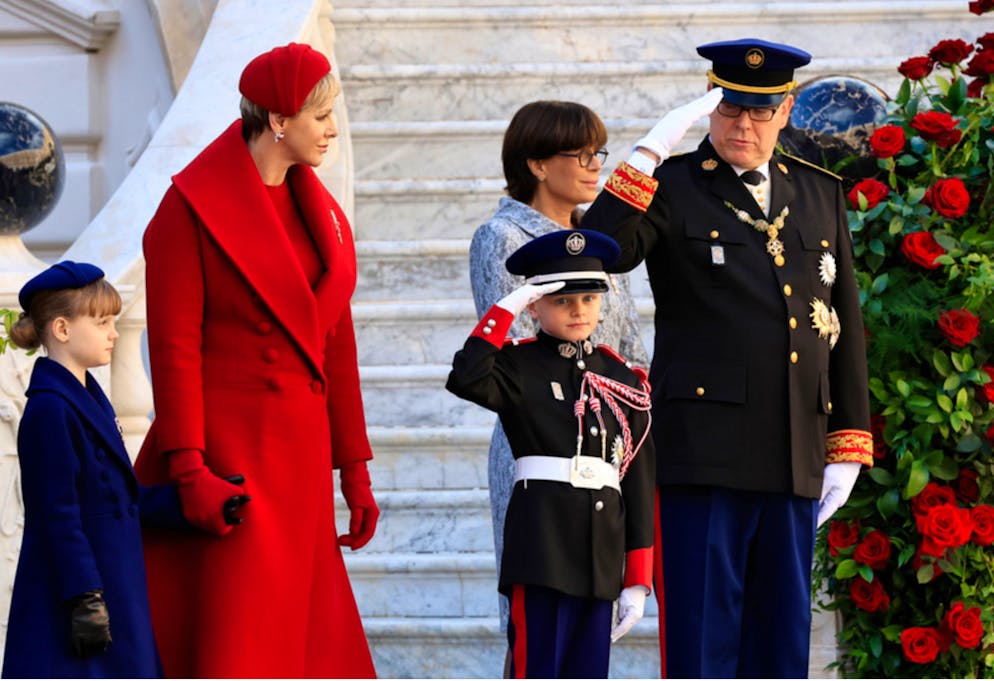 Die Zukunft der Monarchien: Wer in Europa auf den Thron wartet. Prinzessin Gabriella (l-r), Prinzessin Charlène von Monaco, Prinz Jacques von Monaco, Prinzessin Stephanie von Monaco und Prinz Albert II. von Monaco nehmen an einer Zeremonie im Fürstenpalast von Monaco anlässlich des Nationalfeiertags am 19. November 2023 in Monaco teil.