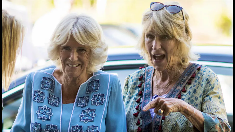 Sempre al suo fianco. Chi è Annabel Elliot, sorella e «roccia» della regina Camilla?