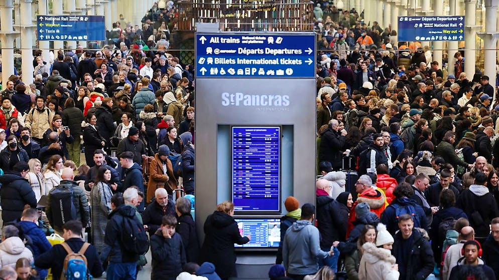 Maltempo. Pioggia e vento fermano gli Eurostar a Londra, 30mila bloccati