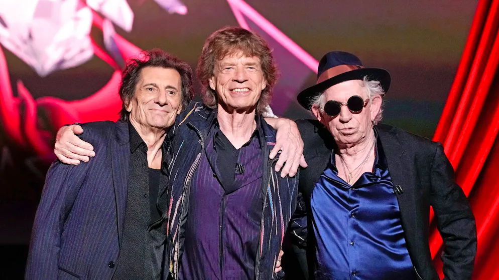 Ron Wood, Mick Jagger und Keith Richards (von links nach rechts) rollen in diesem Sommer nicht durch Europa – die Rolling Stones haben ihre Tournee abgesagt.