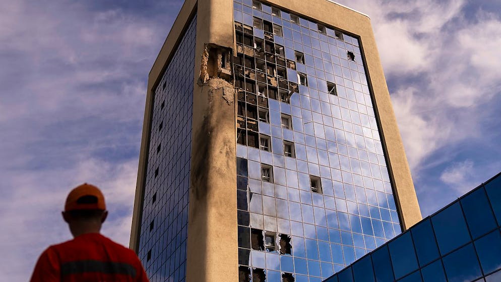 Edificio di Kiev danneggiato da un drone russo lo scorso 2 agosto