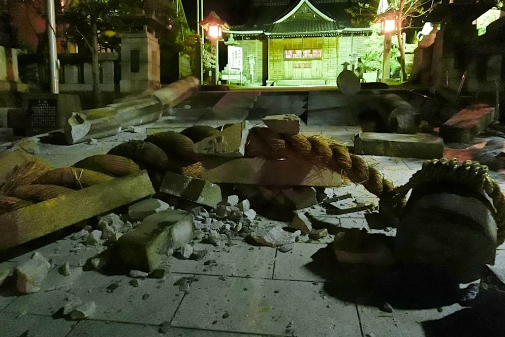 Dei forti terremoti colpiscono la costa occidentale del Giappone: è allerta tsunami. I danni al Santuario Onohiyoshi a seguito del forte terremoto a Kanazawa.