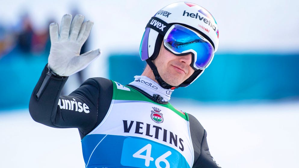 Après deux premiers concours décevants, Simon Ammann cède sa place à un coéquipier pour la suite de la Tournée.