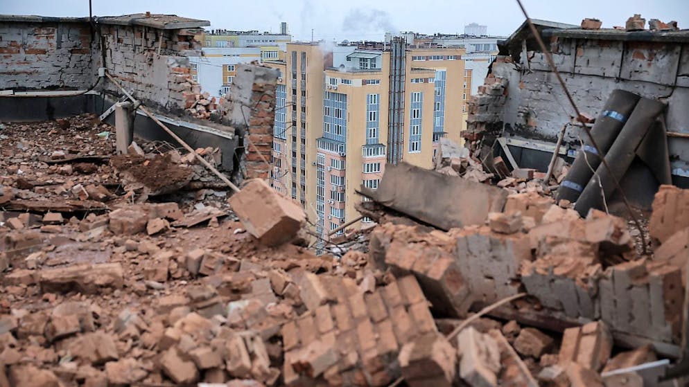 Guerra in Ucraina. Un drone raggiunge per la prima volta San Pietroburgo, ma è stato abbattuto. Kiev rivendica