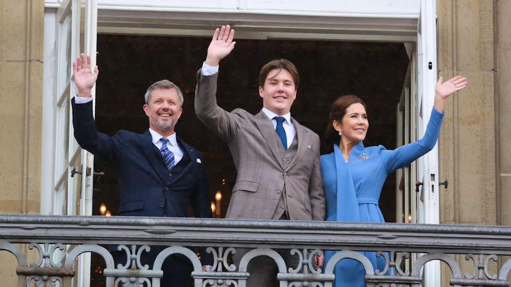 Kronprinz Frederik (l.), Prinz Christian und Kronprinzessin Mary stehen ab dem 14. Januar neue Titel zu.