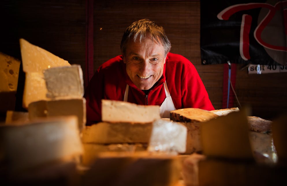 «Zeitungen lesen»: Käsehändler Rolf Beeler über ein Ritual, das er jedes Wochenende pflegt.