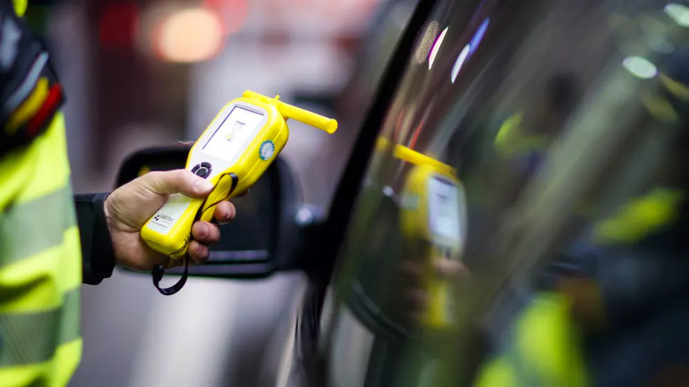 Unfall mit 2,7 Promille. Schweizer versucht deutsche Polizisten zu bestechen