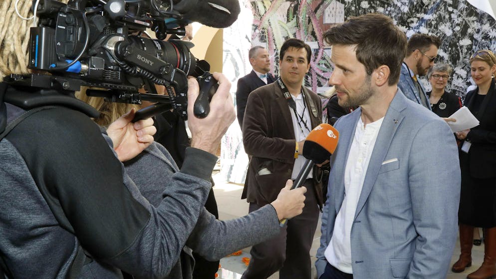 Auch seine zwei Töchter sind tot. Deutscher Hollywood-Star stirbt bei Flugzeugabsturz