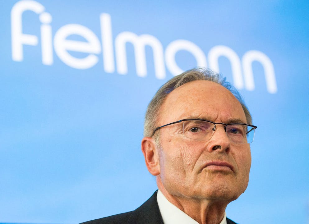 Von diesen Stars mussten wir uns 2024 verabschieden. <strong>03.01. Günther Fielmann (84):</strong> Der deutsche Unternehmer startete die grösste Optiker-Kette, die heute mehr als 1000 Niederlassungen und rund 23'000 Beschäftigte zählt.